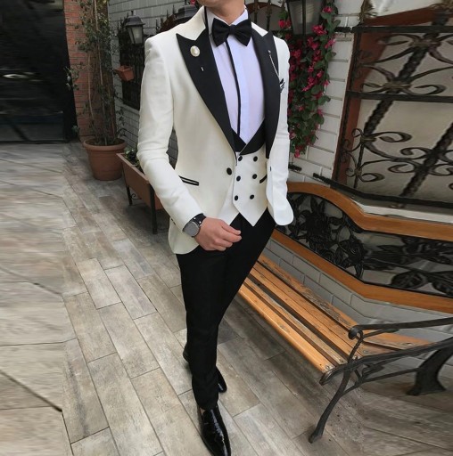 F372 Pánsky öltöny