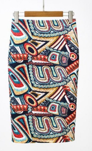 Falda elegante de mujer con un patrón interesante J503