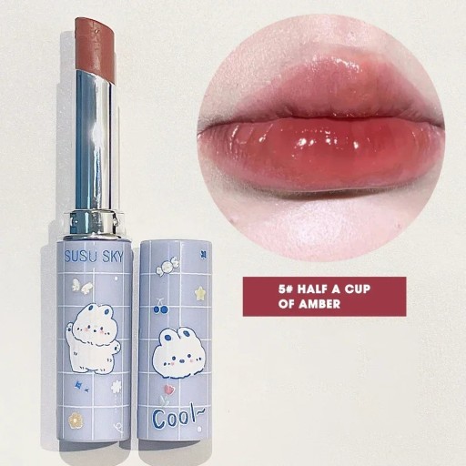 Farbiger Lippenbalsam. Feuchtigkeitsspendender, langanhaltender, glänzender Lippenstift