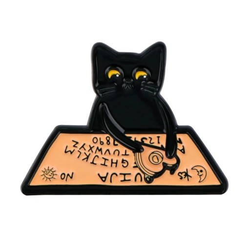 Fekete macska Ouija táblával kitűző kb. 3,3 x 3,1 cm fekete-beige állatos mintával hátizsákra ruházati kiegészítő
