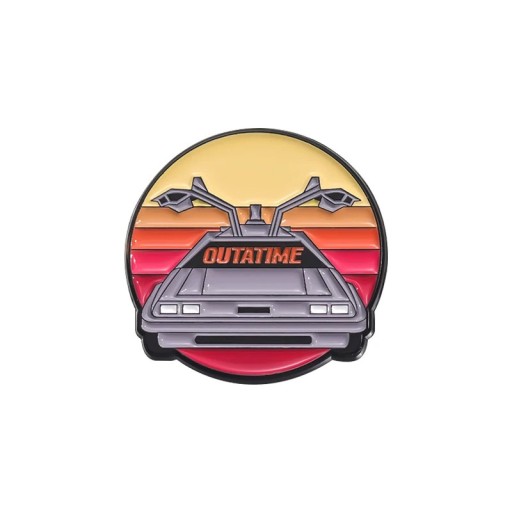 Fém autós kitűző OUTATIME retro naplemente kb. 3 x 3 cm színes ruházati kitűző hátizsák táska dekoratív kiegészítő