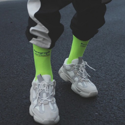 Férfi fluoreszkáló zokni