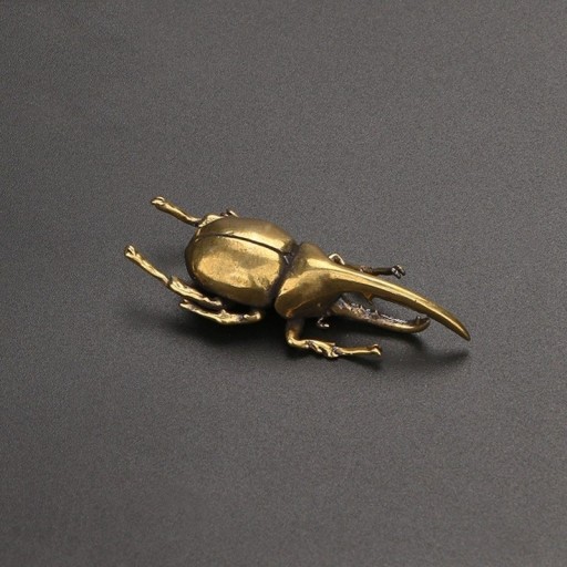 Figurină gândac J455