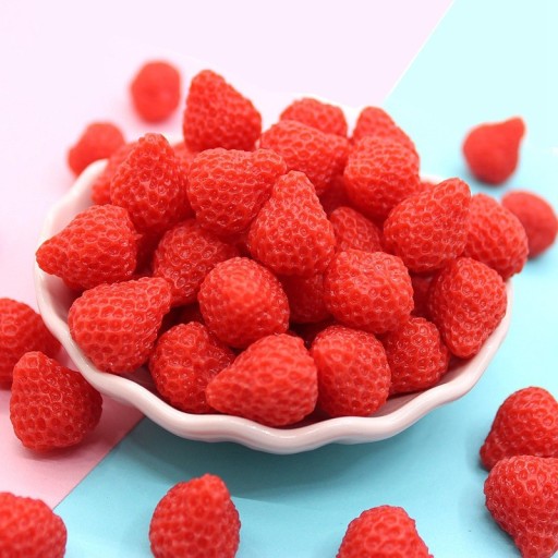 Fraises décoratives pour slime 10 pcs