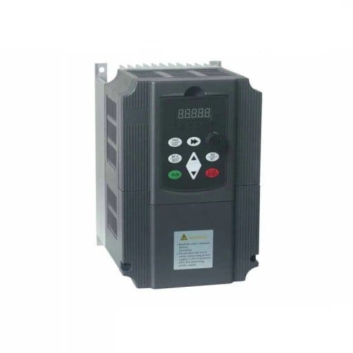 Frekvenciaváltó 7,5 kW 220 V egyfázisú és háromfázisú bemenet háromfázisú kimenet 220 V áram 30 A fordulatszám-szabályozás szürke szivattyúhoz és motorhoz