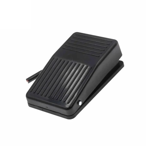 FS-01 lábkapcsoló önvisszatérő pedál SPDT 1 NO és 1 NC 250 V 10 A 99,5 x 60,8 x 33,6 mm fekete hegesztőgépek és gépek vezérlésére