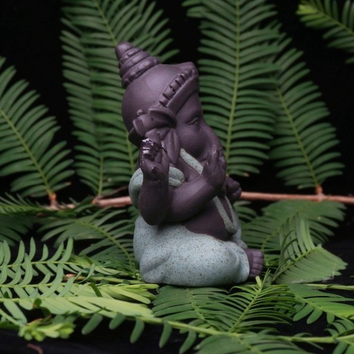 Ganesha isten kerámia szobrocskája