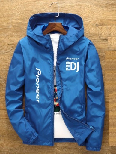 Geacă de primăvară pentru bărbați cu glugă