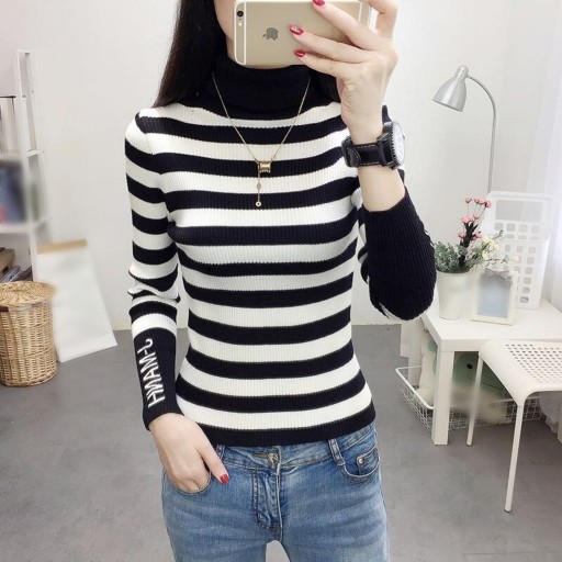 Gestreifter Rollkragenpullover für Damen G307