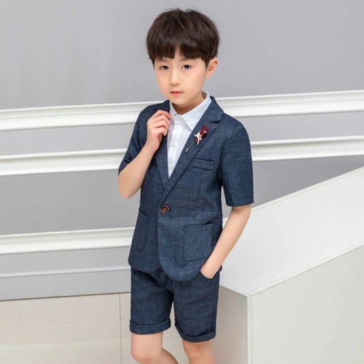 Giacca, camicia e pantaloni corti per bambino