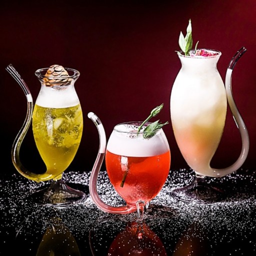 Glas met drinkbuis