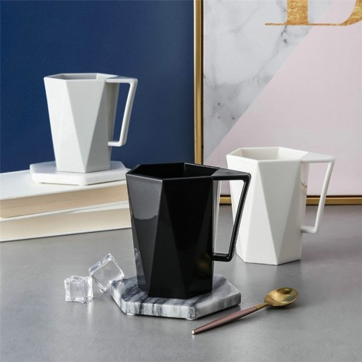 Gobelet de salle de bain en plastique