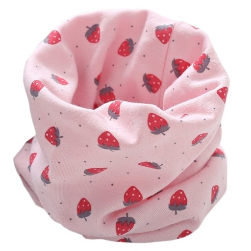 Gola infantil com morangos