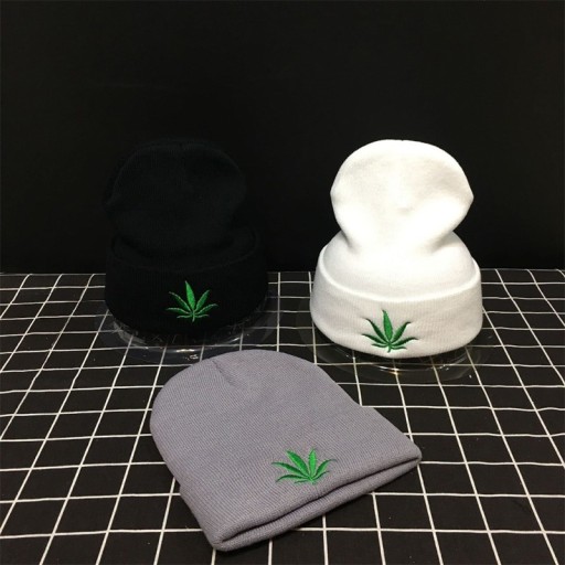 Gorro de Inverno com Estampagem de Cannabis
