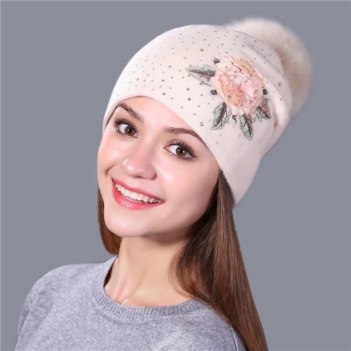 Gorro de Inverno Feminino com Pompom de Peluche