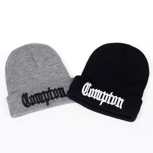 Gorro de invierno con letras Compton