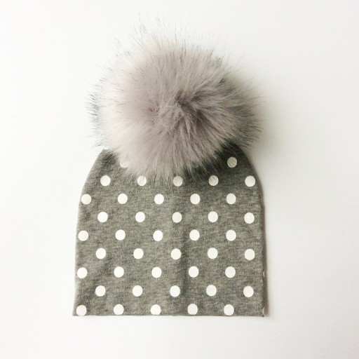Gorro de invierno infantil con lunares J577