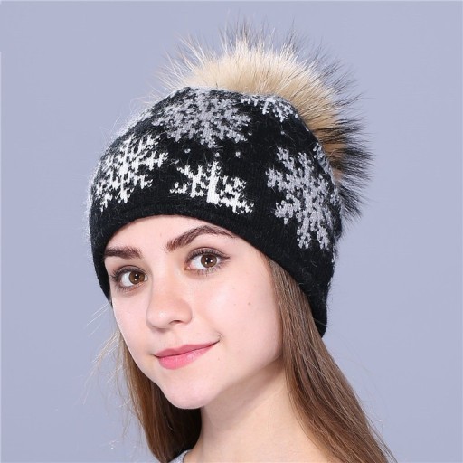 Gorro de invierno para mujer con copos de nieve.
