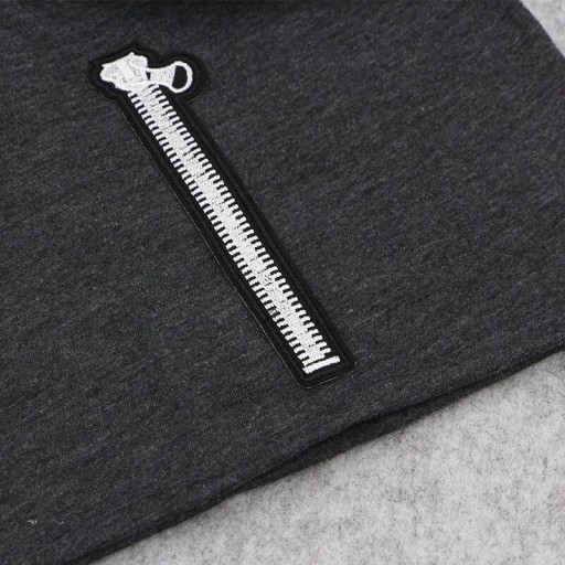 Gorro feminino com fecho