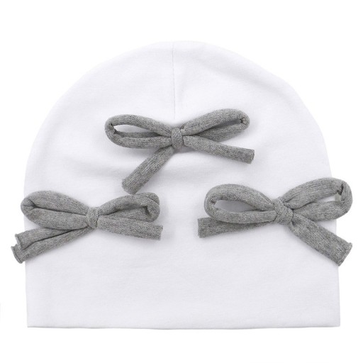 Gorro infantil com laços