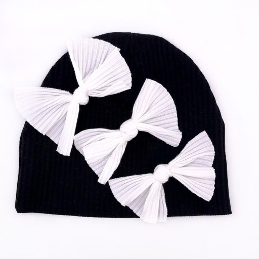 Gorro infantil con lazos