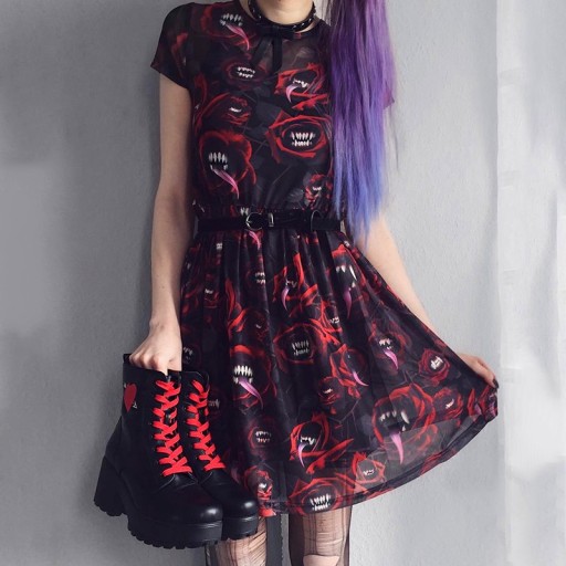 Gothic-Kleid mit kurzen Ärmeln