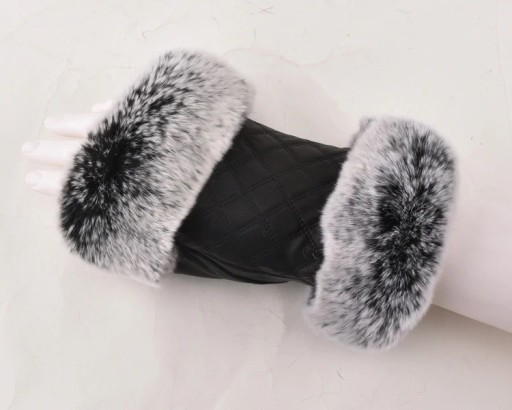 Guantes extravagantes de mujer