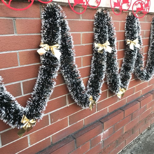 Guirlande de Noël avec des nœuds J1638