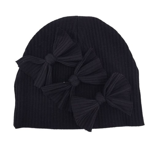 Gyerek sapka íjakkal Gyerek sapka íjakkal