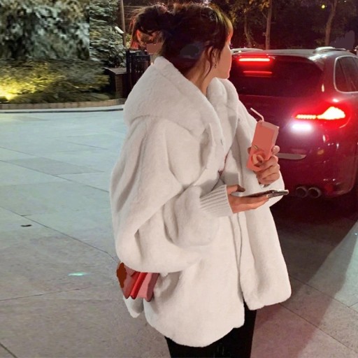 Γυναικεία χνουδωτή oversized μπουφάν P2166