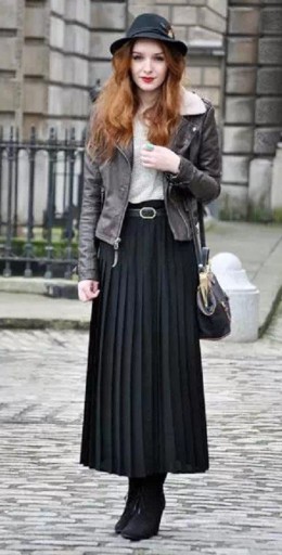 Γυναικεία μακριά φούστα σε ενδιαφέρον σχέδιο J2994