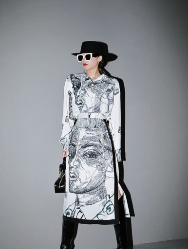 Γυναικεία midi φούστα με πρόσωπο και σκίσιμο