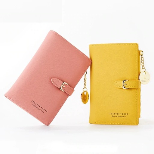 Γυναικεία πορτοφόλι με κούμπωμα M132