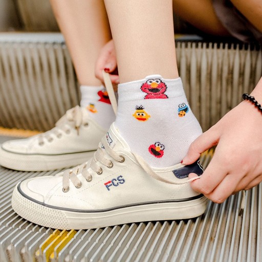 Γυναικείες κάλτσες με μαριονέτες