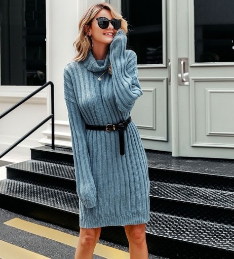 Γυναικείο πλεκτό φόρεμα με ψηλό λαιμό