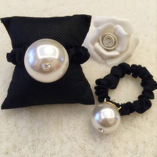 Hair Tie with Large Pearl