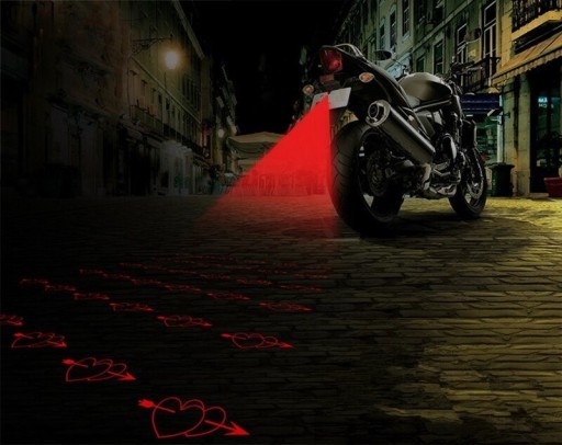 Hátsó LED lámpa képekkel egy motorkerékpáron