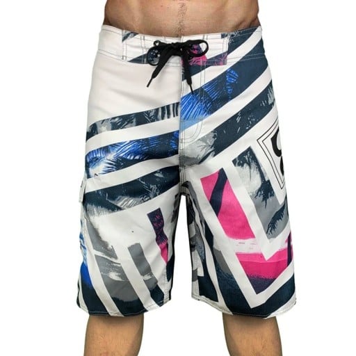 Herre hvide surf shorts med palmeprint og skrå striber badetøj med snor og sidelomme med klap længde til knæene