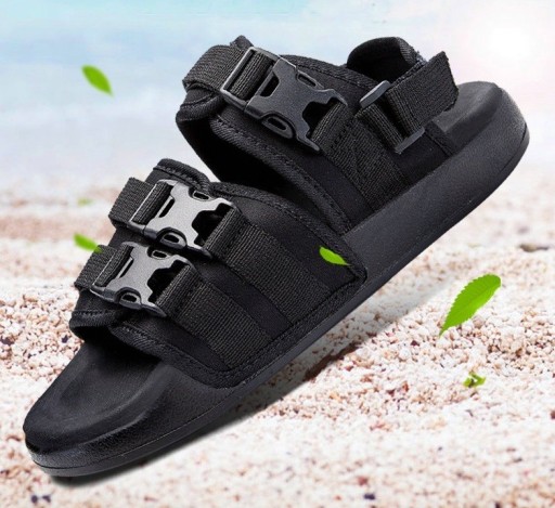 Herrensandalen mit Schnallen