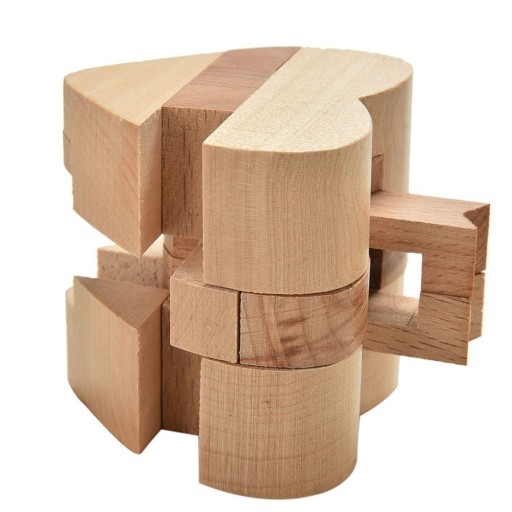 Herzförmiges Holzpuzzle