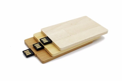 Holzkarte für USB-Stick