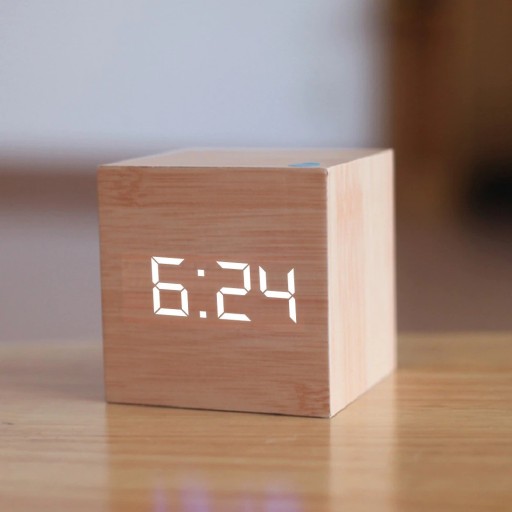 Horloge de bureau en bois