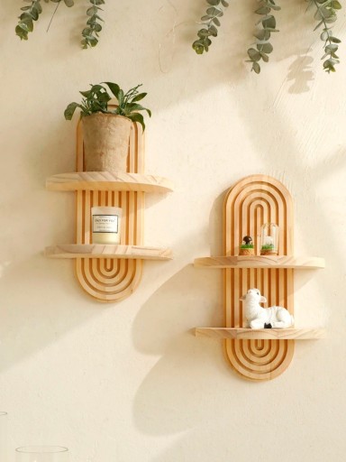 Houten wandplank Boho stijl met 2 planken voor decoraties en planten aan de muur