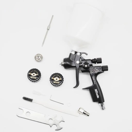 HVLP stříkací pistole s nádobkou 600CC 1,3 1,7 mm pneumatická černá pro lakování auta opravy laku dílnu servis