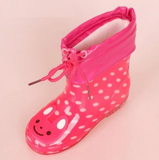 Isolierte Kinderstiefel