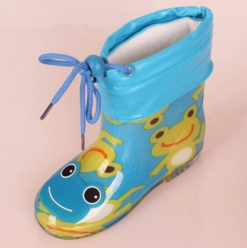 Isolierte Kinderstiefel