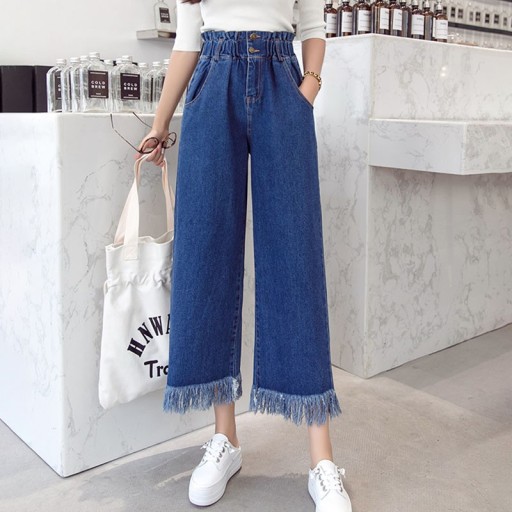 Jeans 3/4 pour femmes avec franges