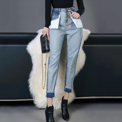 Jeans femininos com bolsos ao contrário