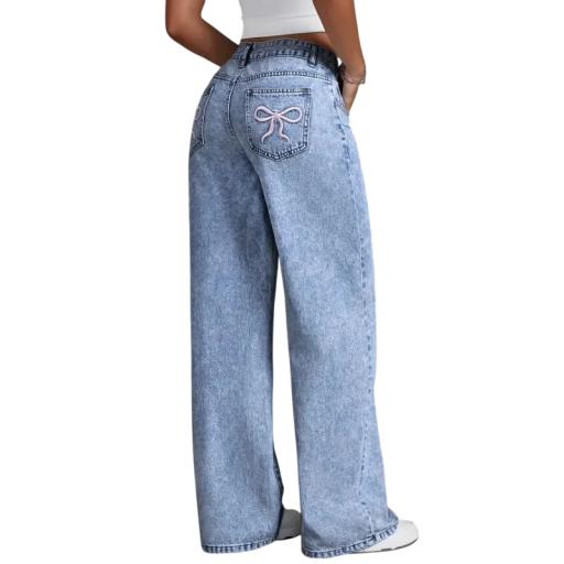 Jeans pour femmes couleur bleue avec nœuds sur les poches arrière coupe ample