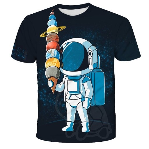 Jungen-T-Shirt mit einem Kosmonauten